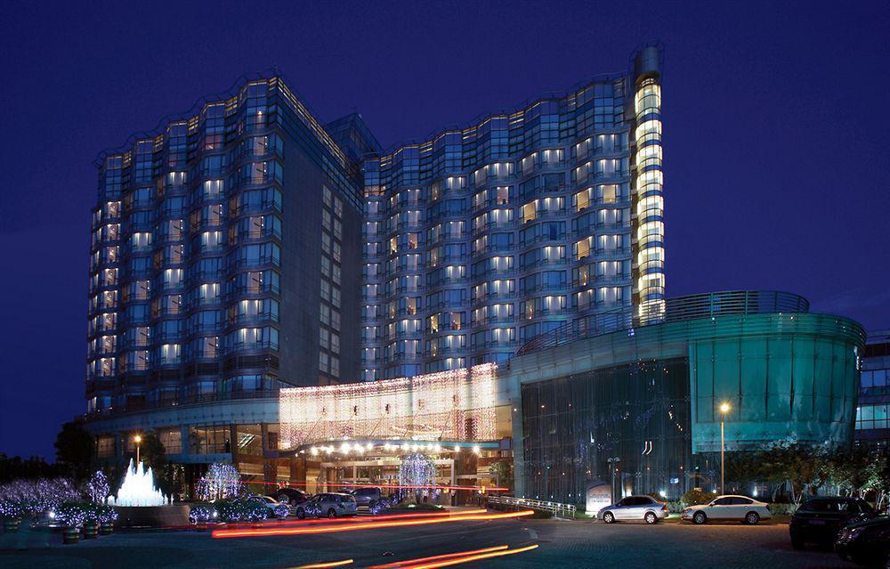 Grand Millennium Hongqiao 5*